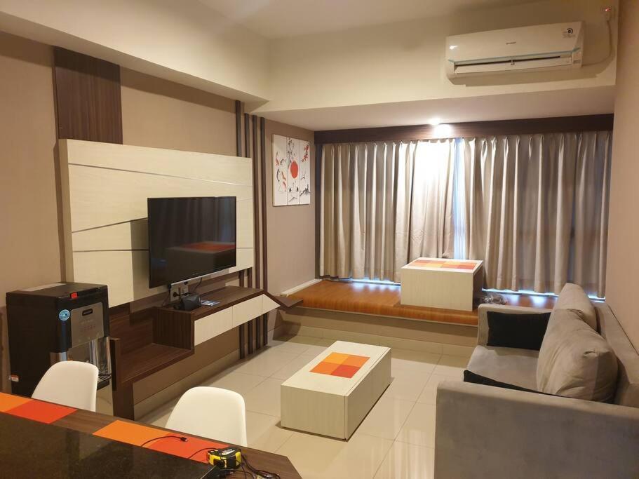 Cozy Room In Orange County Suite-Apartment In Lippo-Cikarang Cbd Exteriör bild